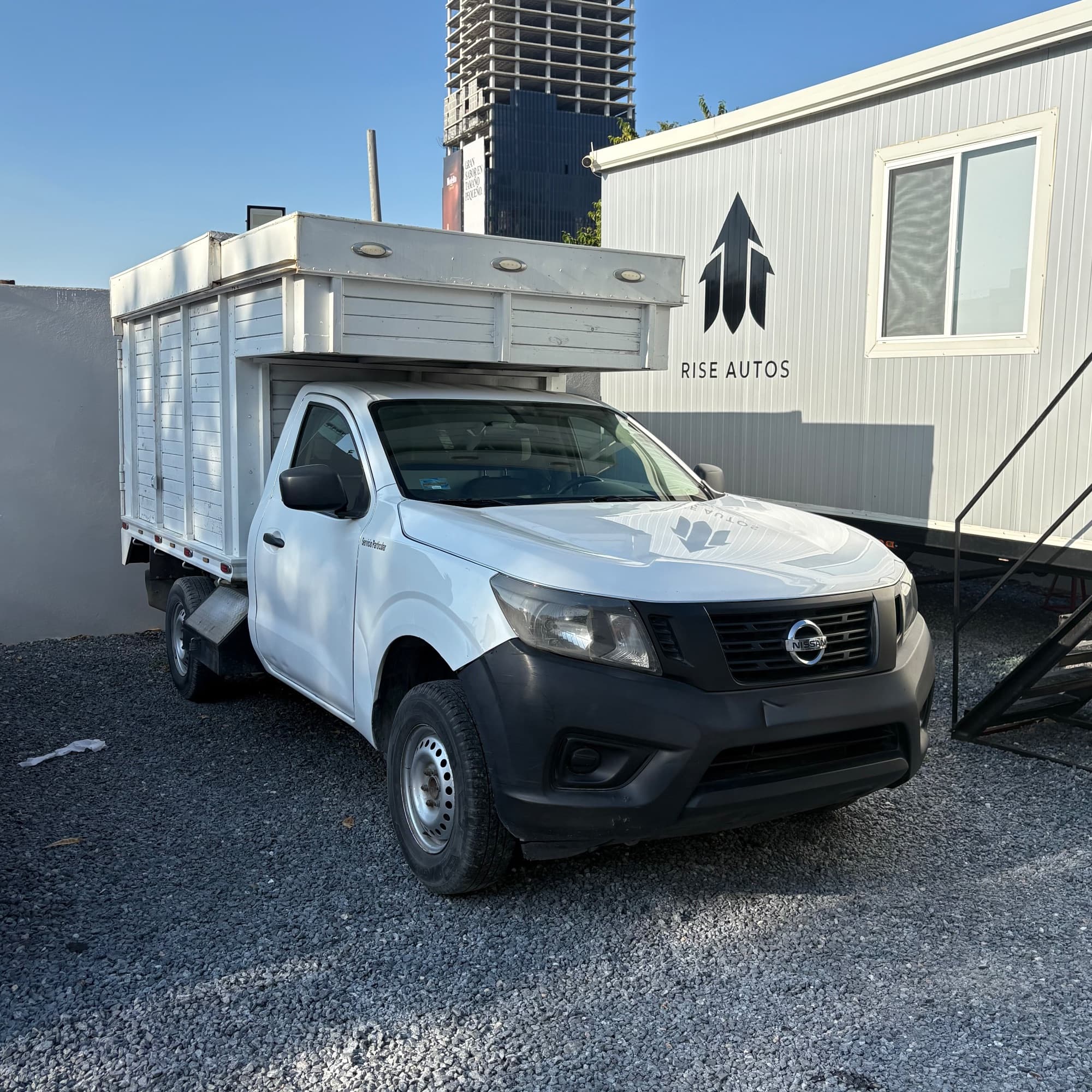 Nissan Np300 2020